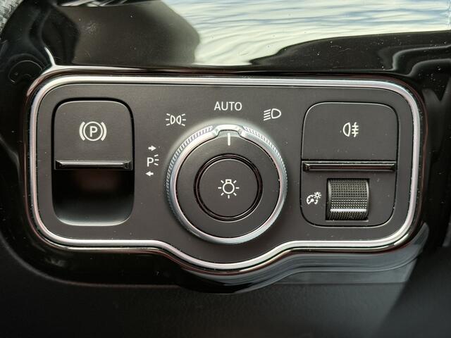 Mercedes-Benz A-KLASSE BWJ 2020 180 136 PK Business Solution NIEUW BINNEN !!