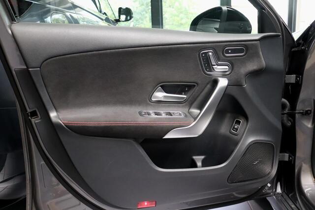 Mercedes-Benz A-KLASSE 180d Premium + AMG|PANO|Sfeer|CAM