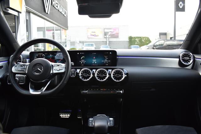 Mercedes-Benz A-KLASSE 180 Business Solution AMG | AUTOMAAT | SFEER-VERLICHTING | CAMERA | NAVI | CRUISE CONTROL | STOELVERWARMING | CLIMATE CONTROL | PDC | LMV
