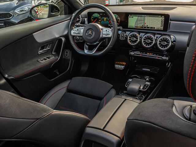Mercedes-Benz A-KLASSE 180 Business Solution AMG PANO CAMERA HIGH PERF LED WIDESCREEN