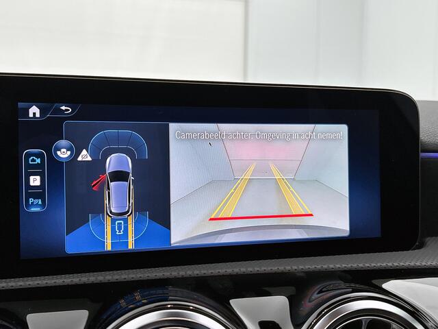 Mercedes-Benz A-KLASSE 180 Business Solution AMG | Nightpakket | Antidiefstalpakket URBAN GUARD PLUS | Panoramaschuifdak | Multibeam LED | Smartphone-integratie | Stoelverwarming voor |