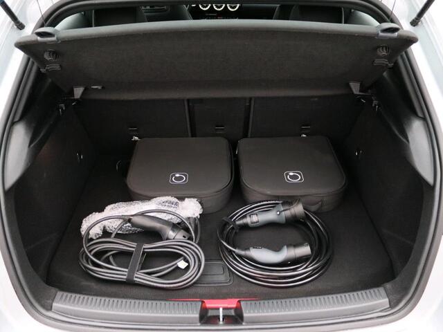 Mercedes-Benz A-KLASSE 250 e Star Edition AMG Line AMG Line | Sfeerverlichting |Achteruitrijcamera | Apple CarPlay, Inclusief 24 maanden MB Certified garantie voor Europa.