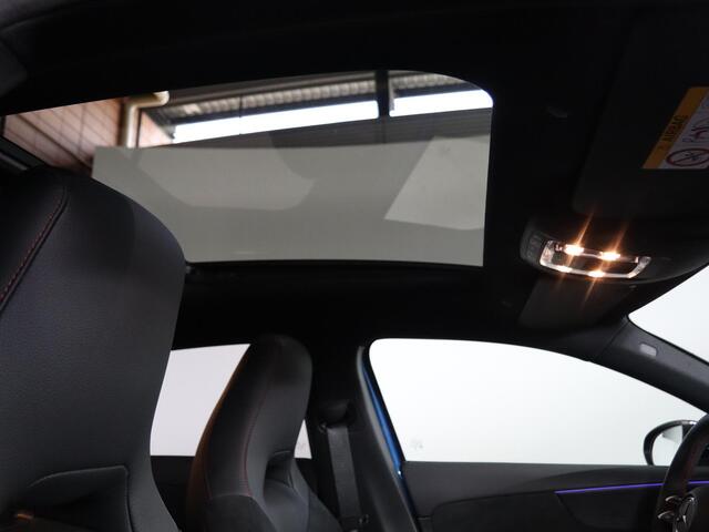 Mercedes-Benz A-KLASSE 250e Star Edition AMG Line | Panoramaschuifdak | Night | 19 inch AMG-velgen | Achteruitrijcamera