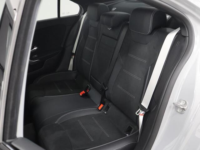 Mercedes-Benz A-KLASSE 180 Limousine Business Solution AMG | Plus pakket | Panorama-schuifdak | Memory stoelen | Stoelverwarming | Sfeerverlichting