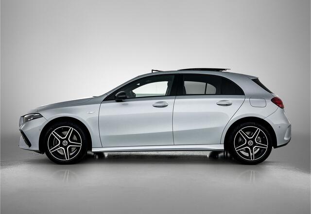 Mercedes-Benz A-KLASSE 250 e Business Solution AMG | Nightpakket | Parkeerpakket met achteruitrijcamera | KEYLESS GO | Spiegelpakket | EASY PACK achterklep | Extra USB-poorten | Sfeerverlichting | MULTIBEAM LED |