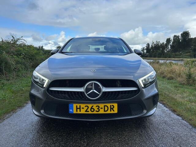 Mercedes-Benz A-KLASSE 200 Business Solution Zwarte Hemel/ Leer/Camera Nieuwstaat!