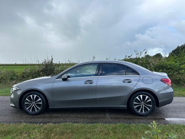 Mercedes-Benz A-KLASSE 200 Business Solution Zwarte Hemel/ Leer/Camera Nieuwstaat!