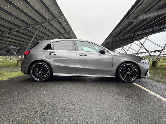 Mercedes-Benz A-KLASSE 180 Business Solution AMG | Night | Panoramaschuifdak | Achteruitrijcamera | Sfeerverlichting| MULTIBEAM LED | 19 inch AMG-velgen |