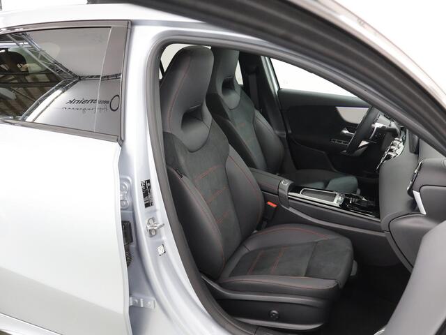 Mercedes-Benz A-KLASSE 180 Business Solution AMG | Night | Panoramaschuifdak | Head-Up | MULTIBEAM LED | Dodehoekassistent | 19 inch AMG-velgen |