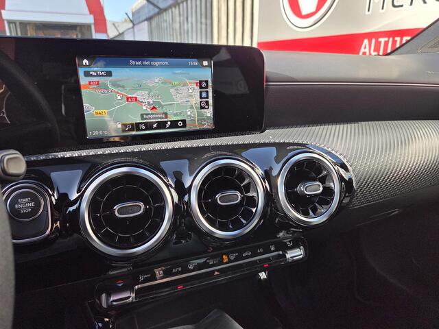 Mercedes-Benz A-KLASSE 250 e 17"/Stoelverwarming/PDC v+a/Apple Carplay & Android Auto/DAB/Navigatie/Climate