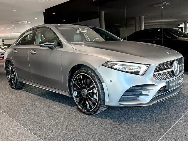Mercedes-Benz A-KLASSE 250 e AMG ** LED, MBUX+, MAGNO GRAU, PANORAMA, 19-inch LMV, NIGHT, DODE HOEK ** 1e EIG - UNFALLFREI ** ** INFORMEER OOK NAAR ONZE AANTREKKELIJKE FINANCIAL-LEASE TARIEVEN **