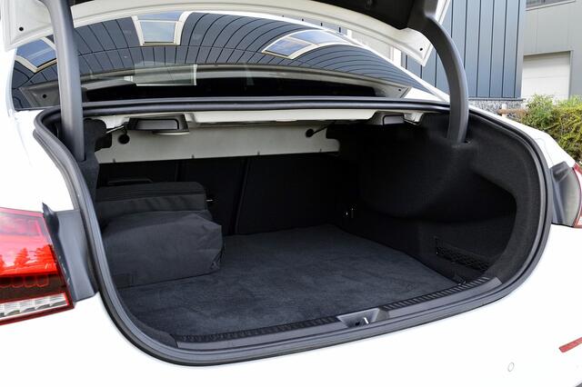 Mercedes-Benz A-KLASSE 250 e Business Solution AMG Limited Rijklaarprijs-Garantie Panorama dak Sfeer Verlichting Navigatie Led Camera