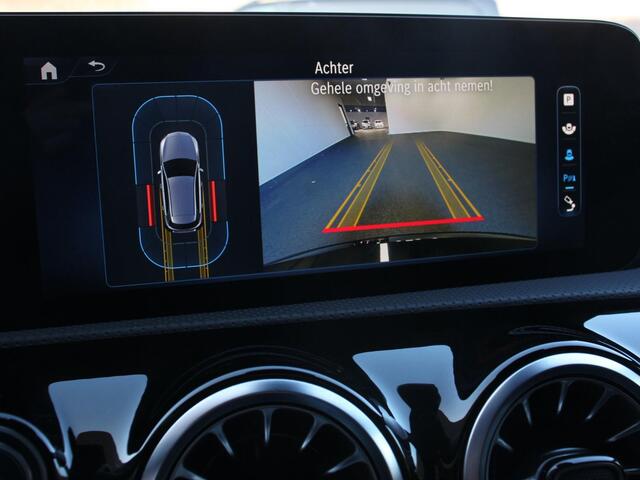 Mercedes-Benz A-KLASSE 200 Automaat AMG Line | Navigatie | Climate control | Camera | Parkeer sensoren | Half Lederen Bekleding | Led | Cruise Control adaptive | LM Velgen | Dab | Led