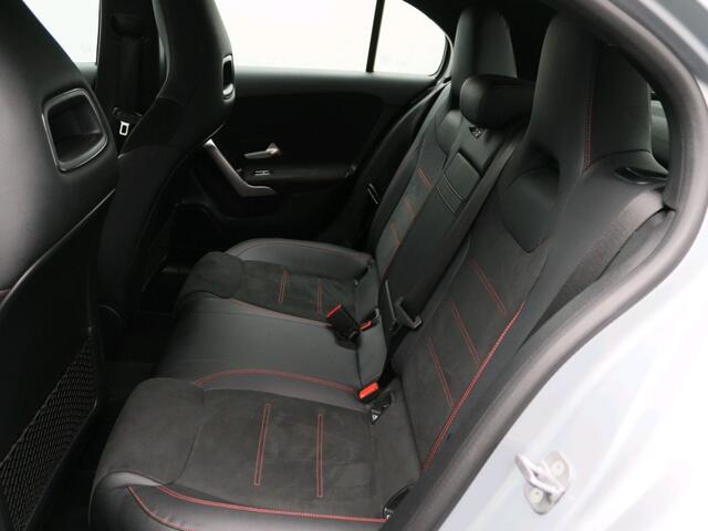Mercedes-Benz A-KLASSE 250 e Star Edition AMG Plug-In Hybride AMG Line | Sfeerverlichting |Achteruitrijcamera | Apple CarPlay, Inclusief 24 maanden MB Certified garantie voor Europa.