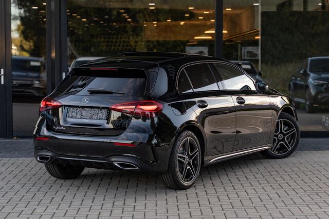 Mercedes-Benz A-KLASSE 250e Business Solution AMG | Panoramaschuifdak | Night pakket | Achteruitrijcamera | Stoelverwarming | MULTIBEAM LED |