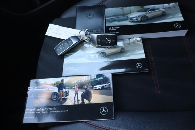 Mercedes-Benz A-KLASSE 200 Business Solution AMG NL-Auto!! Sfeerverl. I Matrix-Led I Elek.Stoelen