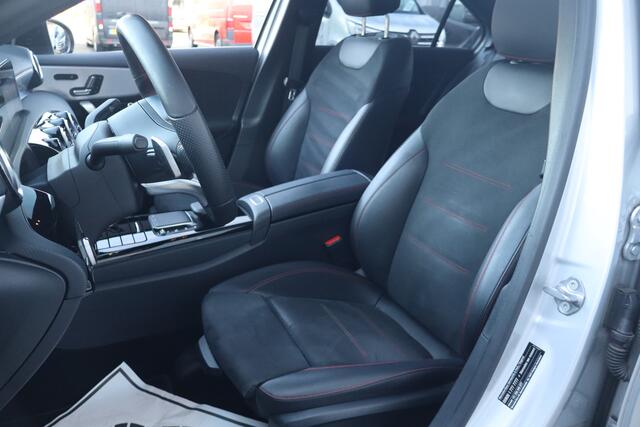 Mercedes-Benz A-KLASSE 200 Business Solution AMG NL-Auto!! Sfeerverl. I Matrix-Led I Elek.Stoelen