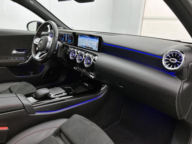 Mercedes-Benz A-KLASSE 250 e AMG Plug-In Hybride | Panoramadak | Achteruitrijcamera | Nightpakket | Sfeerverlichting | Burmester | Inclusief 24 maanden MB Certified garantie voor Europa.