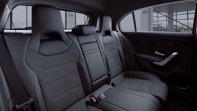 Mercedes-Benz A-KLASSE 250 e Business Solution AMG Limited | Night | Panoramadak | Multibeam | Rijassistentiepakket Plus |