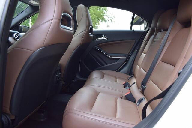 Mercedes-Benz A-KLASSE 250 Sport Prestige Autm. AMG met Pano/Nav/Led