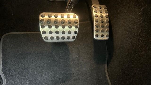 Mercedes-Benz A-KLASSE 200 AMG-LINE NAVIGATIE WIDESCREEN, APPLE CARPLAY, DAB RADIO, LEER, STOELVERWARMING, AMBIËNTEVERLICHTING, ELEC. PANORAMADAK, DISTRONIC, DODEHOEK+SPOORASSIST, PARKEERHULP V/A, ACHTERUITRIJCAMERA, LED LICHT, 19"AMG-VELGEN, ENZ. ENZ. FULL OPTIONS!!