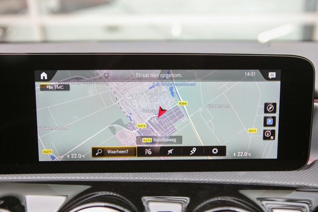 Mercedes-Benz A-KLASSE 180 Bns Sol. AMG | Pano |