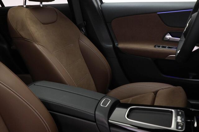 Mercedes-Benz A-KLASSE 180 Star Edition AMG Line | MATRIX LED | PANORAMADAK | HALF LEDER