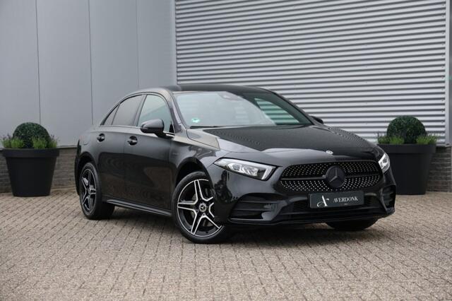 Mercedes-Benz A-KLASSE 250 e AMG Night Edition 218PK NAP|Sfeervl|Widescreen|Black Editon|Plug in