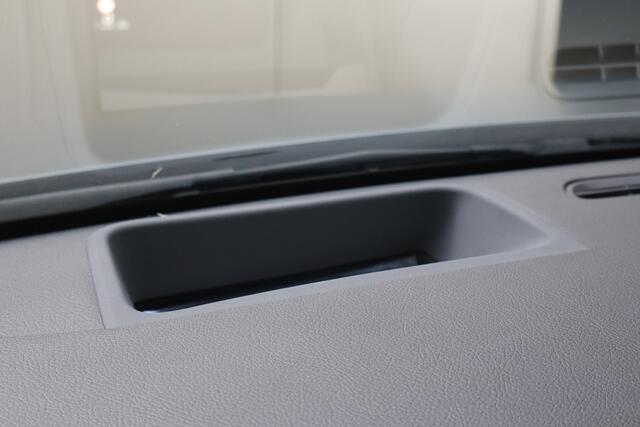 Mercedes-Benz A-KLASSE 180 AMG Line NL-Auto!! Burmester I HUD I Stuurverwarming