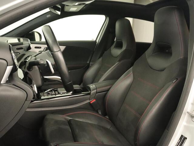 Mercedes-Benz A-KLASSE 250e Business Solution AMG | Panoramadak | Stoelverwarming | Memory | Keyless | Leder/Alcantara | Matrix LED | Side Assist | Sfeerverlichting | Widescreen | PHEV | Plug In