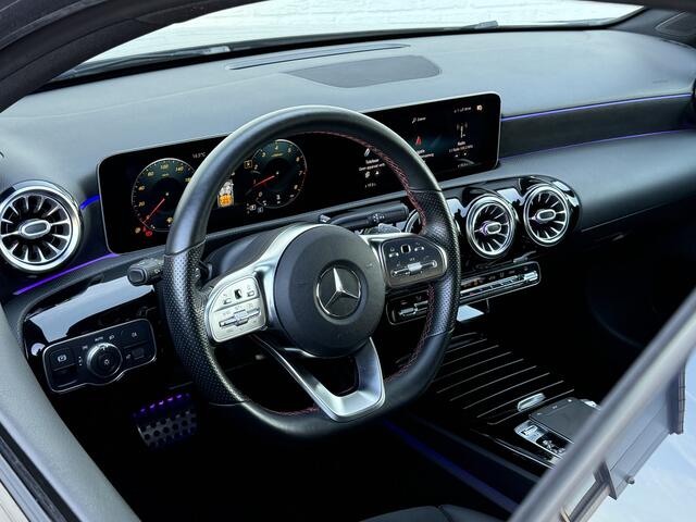 Mercedes-Benz A-KLASSE 200 Business Solution AMG | Pano | MultiBeam LED | Ambient Light | Memory | Keyless | 18 inch