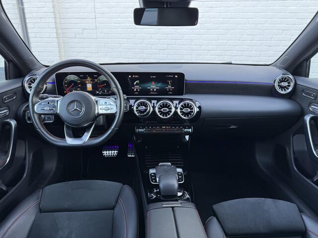 Mercedes-Benz A-KLASSE 200 Business Solution AMG | Pano | MultiBeam LED | Ambient Light | Memory | Keyless | 18 inch