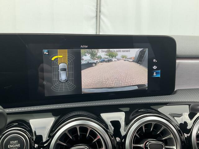 Mercedes-Benz A-KLASSE 180 Business Solution AMG Pano Memory Sfeerverl Carplay Led Stoelverw VOL!
