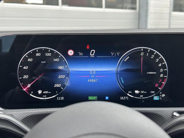 Mercedes-Benz A-KLASSE 250 e AMG Line | Memory Pakket | Panoramadak | Head Up Display | Premium-Plus Pakket | Matrix-Led Koplampen | Adaptieve cruise-control |