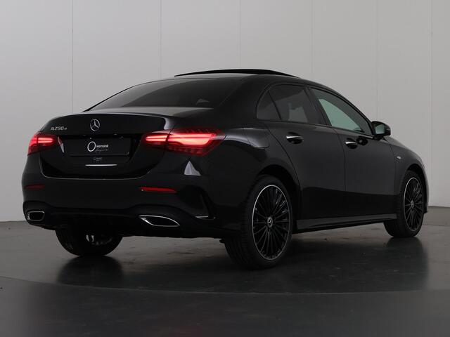 Mercedes-Benz A-KLASSE 250 e Limousine Business Solution AMG | Night | Panoramadak | Sfeerverlichting | 360 camera | 19" multispaaks |