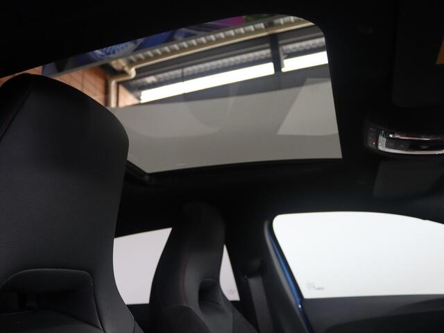 Mercedes-Benz A-KLASSE 250 e Star Edition AMG Line | AMG Line Plus | Panoramaschuifdak | Head-up display | Multibeam LED | Elektrisch voorstoelen met geheugen |