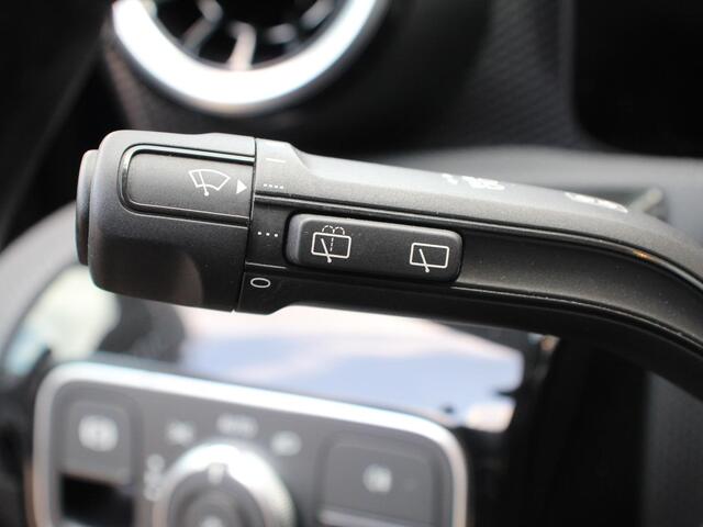 Mercedes-Benz A-KLASSE 200 163pk DCT Progressive Navigatie Parkeersensoren Camera Cruise Control Stoelverwarming Ledverlichting Climate Control