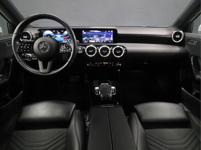 Mercedes-Benz A-KLASSE 180 Business Solution [SCHUIFKANTELDAK, CRUISE CONTROL, CAMERA, PDC 360, APPLE CARPLAY, ANDROID AUTO, STOELVERWARMING, NIEUWSTAAT]