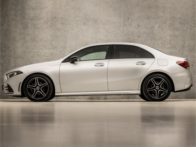 Mercedes-Benz A-KLASSE 200 AMG Sport Automaat 164Pk (GROOT NAVI, APPLE CARPLAY, CAMERA, STOELVERWARMING, CLIMATE, SPORTSTOELEN, NIEWE APK, NIEUWSTAAT)
