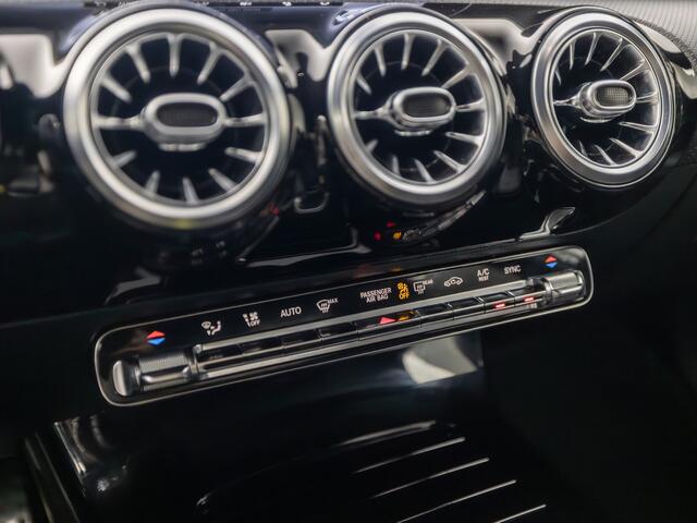 Mercedes-Benz A-KLASSE 200 AMG Sport Automaat 164Pk (GROOT NAVI, APPLE CARPLAY, CAMERA, STOELVERWARMING, CLIMATE, SPORTSTOELEN, NIEWE APK, NIEUWSTAAT)