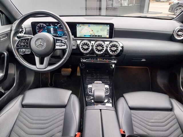 Mercedes-Benz A-KLASSE 180 d AUTOMAAT 1e EIGENAAR WIDESCREEN CAMERA PARK ASSIST HALF LEER LED NAVI CRUISE ECC