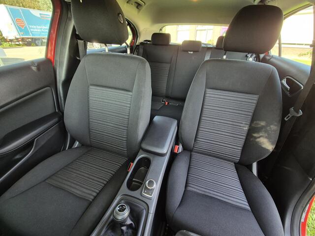 Mercedes-Benz A-KLASSE 160 i Navigatie, Trekhaak, PDC, Camera