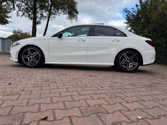 Mercedes-Benz A-KLASSE 200 AMG BUSINESS SOL./PANO/XEN/HLEER/