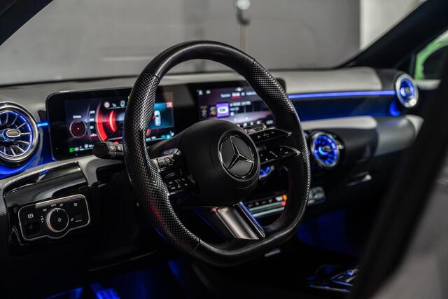 Mercedes-Benz A-KLASSE 180 AMG Line | 360 | Memory | Sfeer | Hud