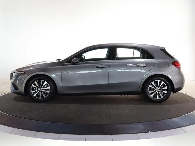 Mercedes-Benz A-KLASSE 180 Star Edition | Voorstoelen verwarmd | Achteruitrijcamera | LED-koplampen