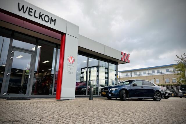 Mercedes-Benz A-KLASSE 180 Bns Sol. AMG | NL AUTO | SCHUIFDAK | STOELVERWARMING