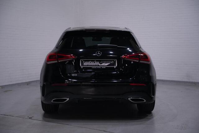 Mercedes-Benz A-KLASSE 180 Business Solution AMG NAP 1e eigen. led-verlichting v+a navi PDC v=a ambiente verlichting camera private-glas trekhaak wegklapbaar schakelflippers 18"LMV