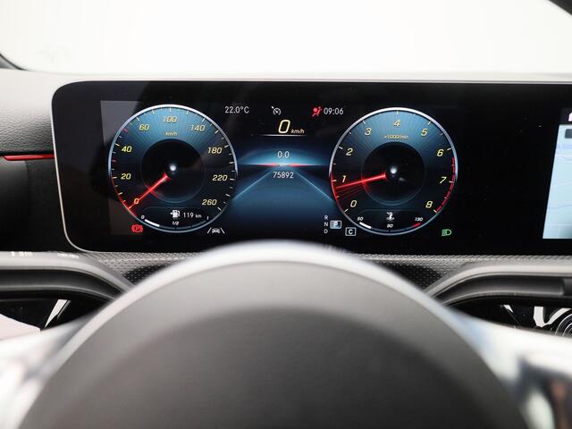 Mercedes-Benz A-KLASSE 200 Automaat AMG Business Solution | CAMERA | STOELVERWARMING
