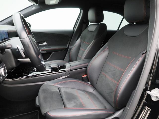 Mercedes-Benz A-KLASSE 200 Automaat AMG Business Solution | CAMERA | STOELVERWARMING