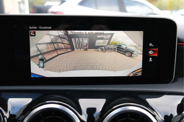 Mercedes-Benz A-KLASSE 160 Premium Plus | AMG-Pakket | Pano | Camera | 19'' | Cruise